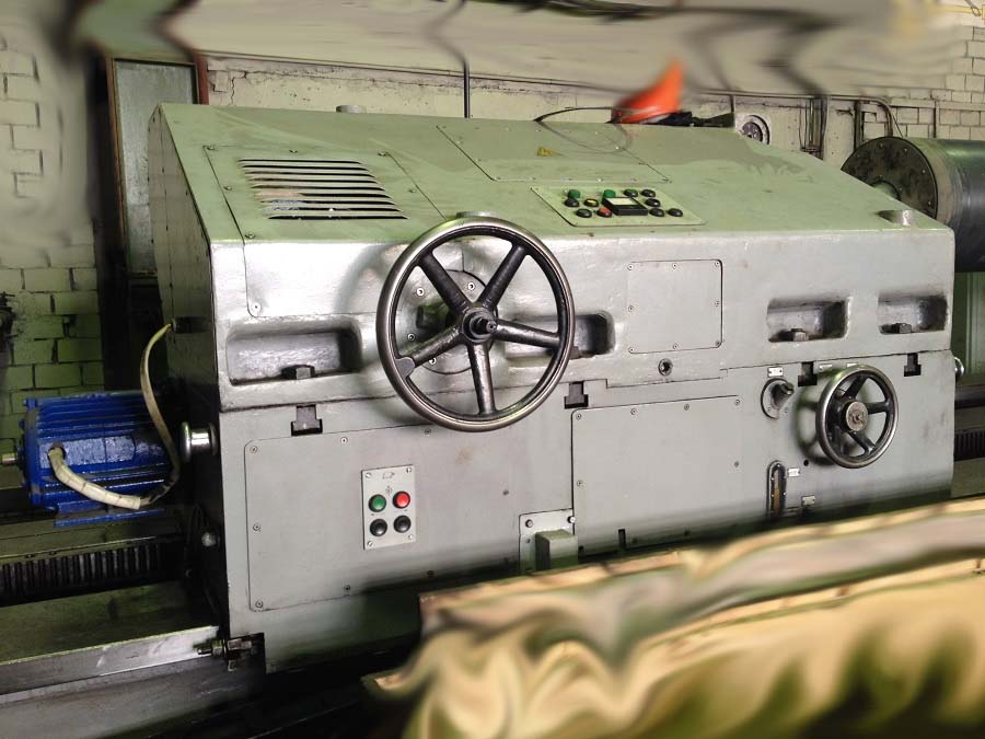 Загальний вигляд токарно-гвинторізного верстата 1А665 1А665 Загальний вигляд токарно-гвинторізного верстата